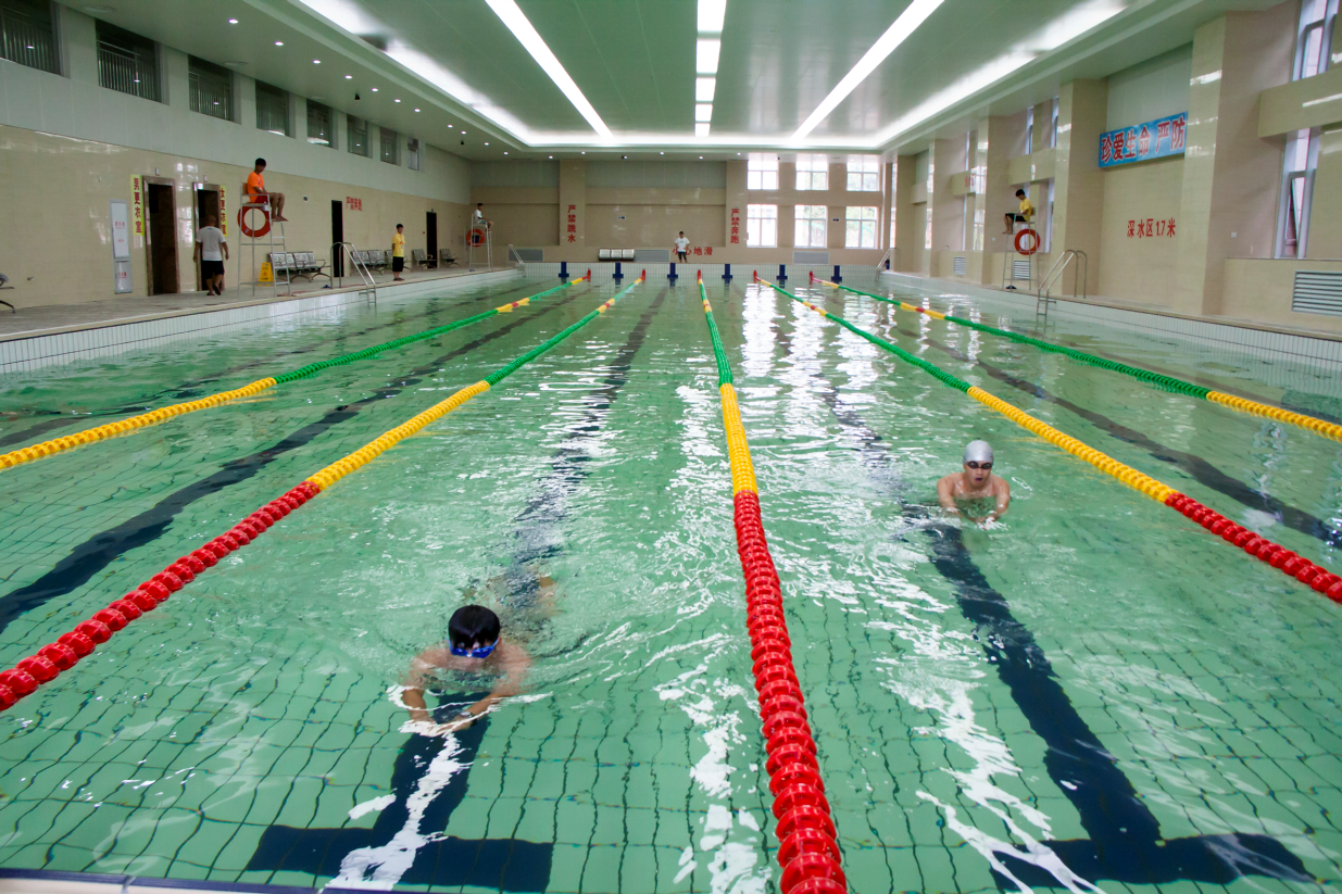 游泳池水處理：游泳池恒溫加熱設(shè)備如何選擇？？？？？？